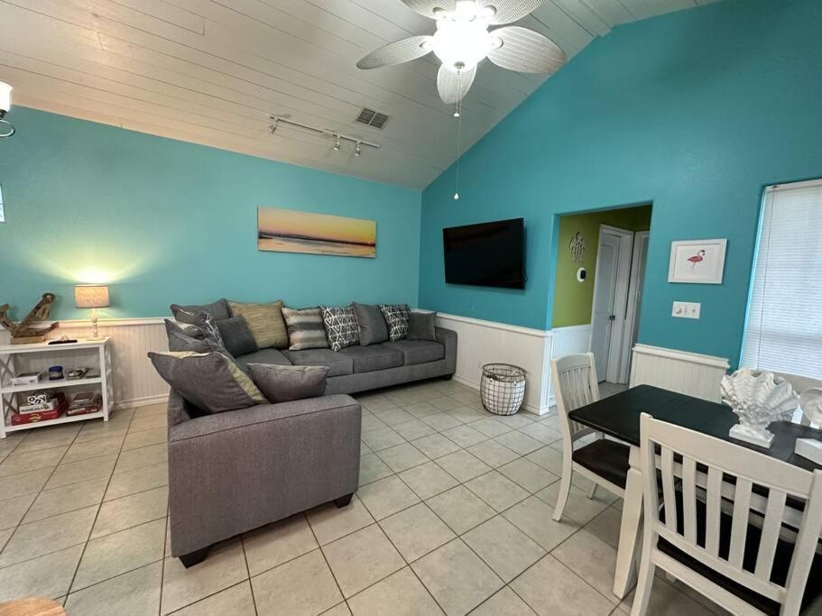 Barefoot Bungalow - Pet Friendly- 2 Bdrm Townhome Корпус-Кристи Экстерьер фото