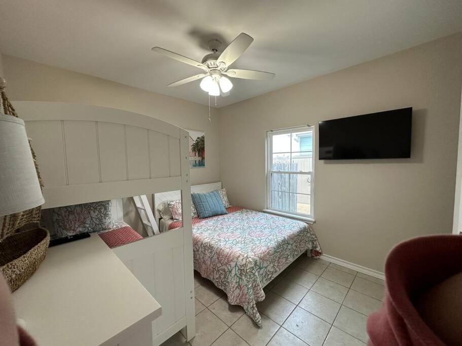 Barefoot Bungalow - Pet Friendly- 2 Bdrm Townhome Корпус-Кристи Экстерьер фото